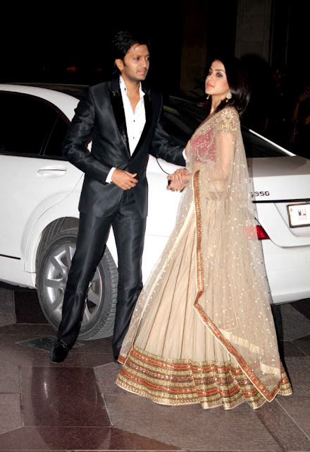 prince_riteish_deshmukh_genelia_at_esha_deol_sangeet_ceremony 5