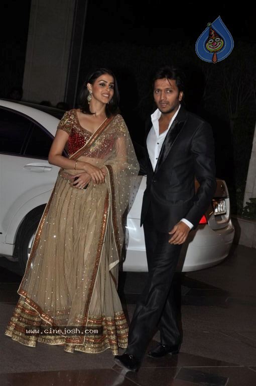 prince_riteish_deshmukh_genelia_at_esha_deol_sangeet_ceremony 13