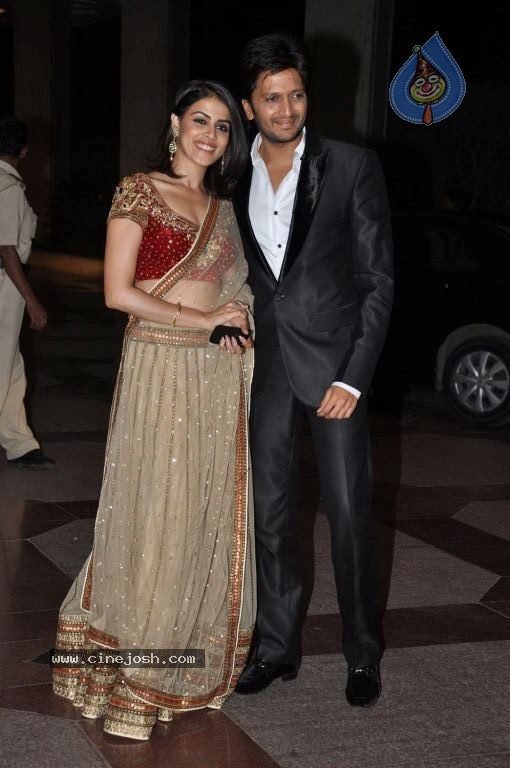 prince_riteish_deshmukh_genelia_at_esha_deol_sangeet_ceremony 15